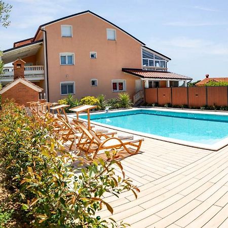 Foric Apartments With Outdoor Heated Pool ราบ ภายนอก รูปภาพ