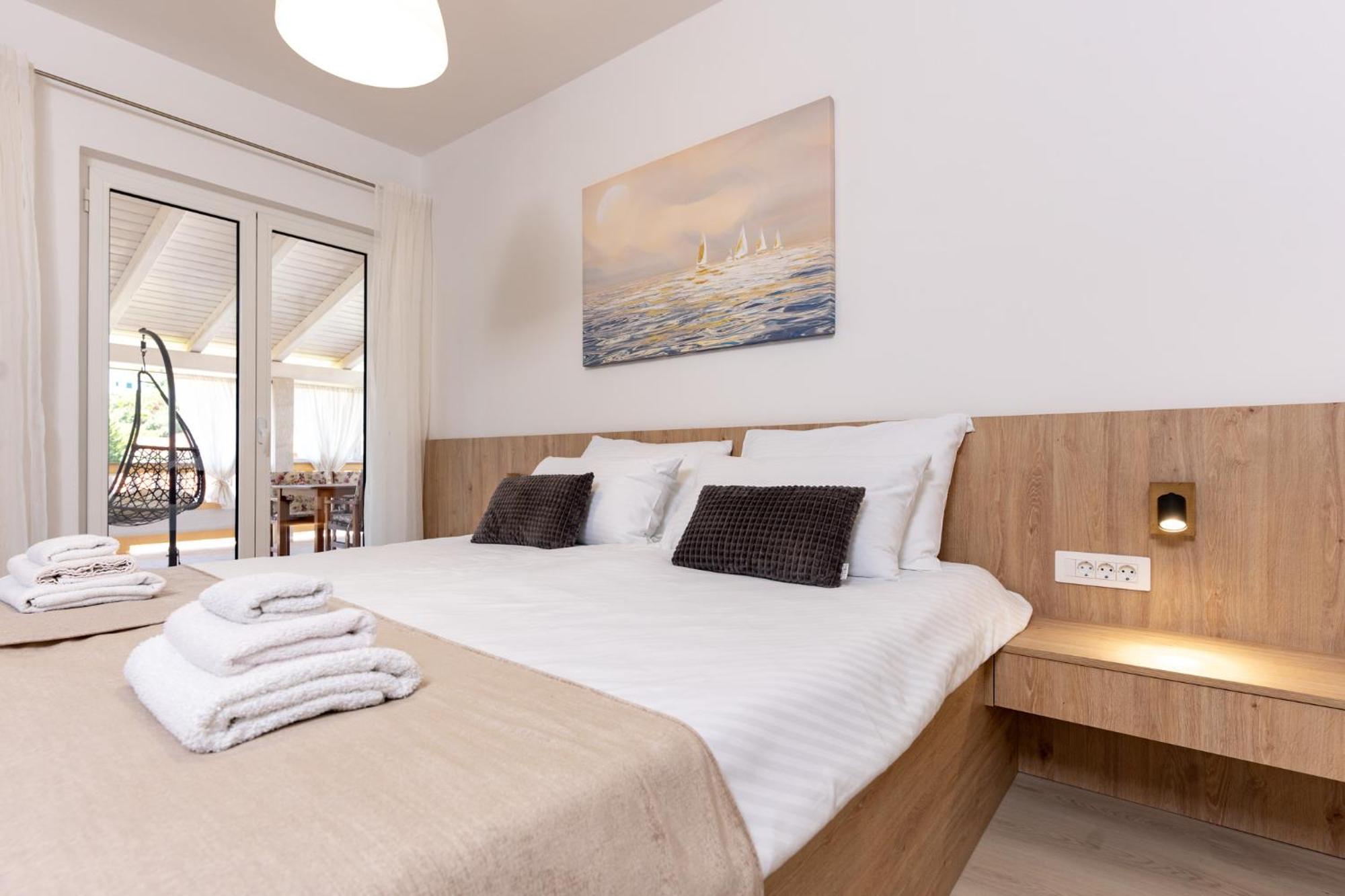 Foric Apartments With Outdoor Heated Pool ราบ ภายนอก รูปภาพ