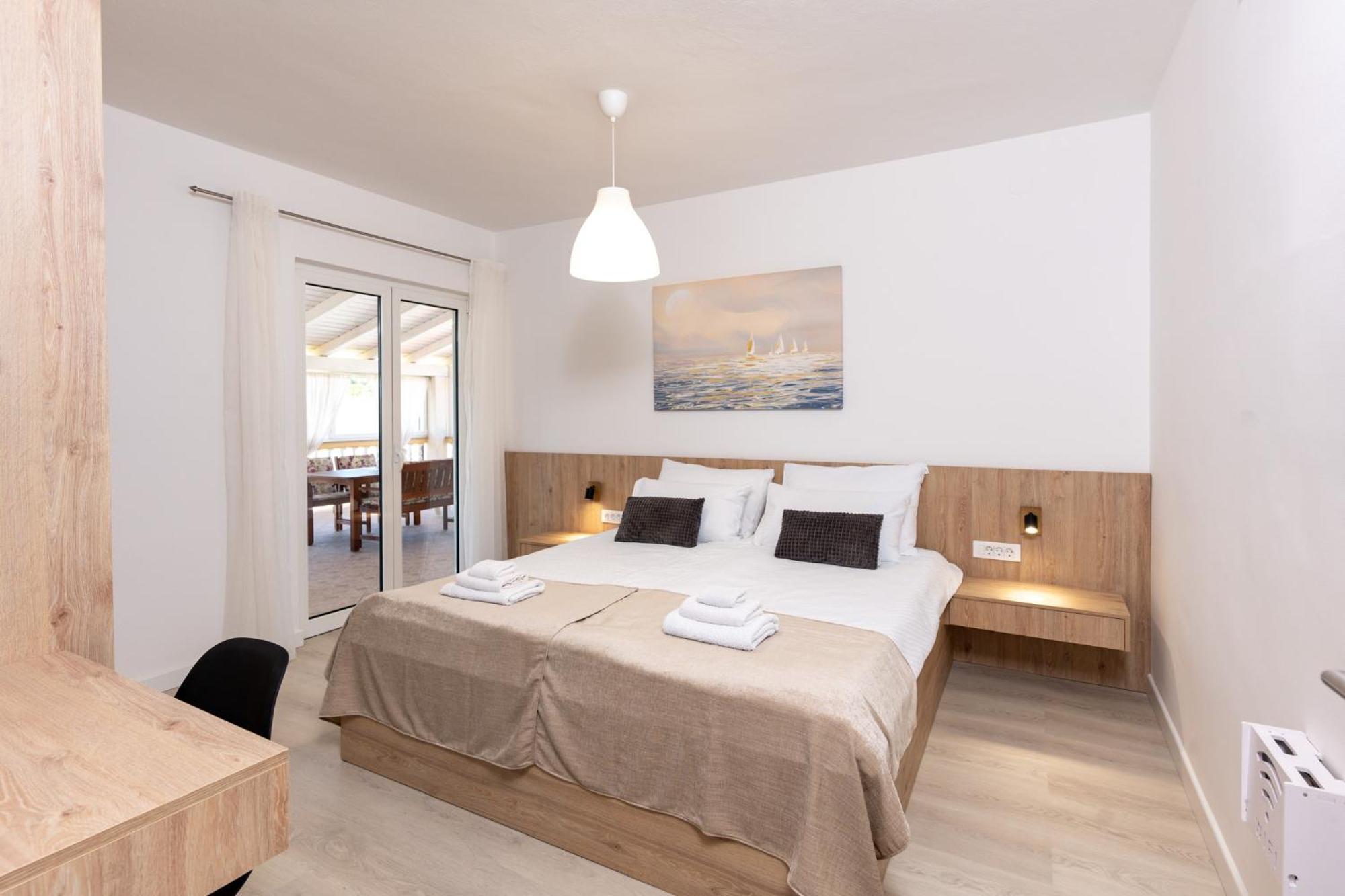 Foric Apartments With Outdoor Heated Pool ราบ ภายนอก รูปภาพ