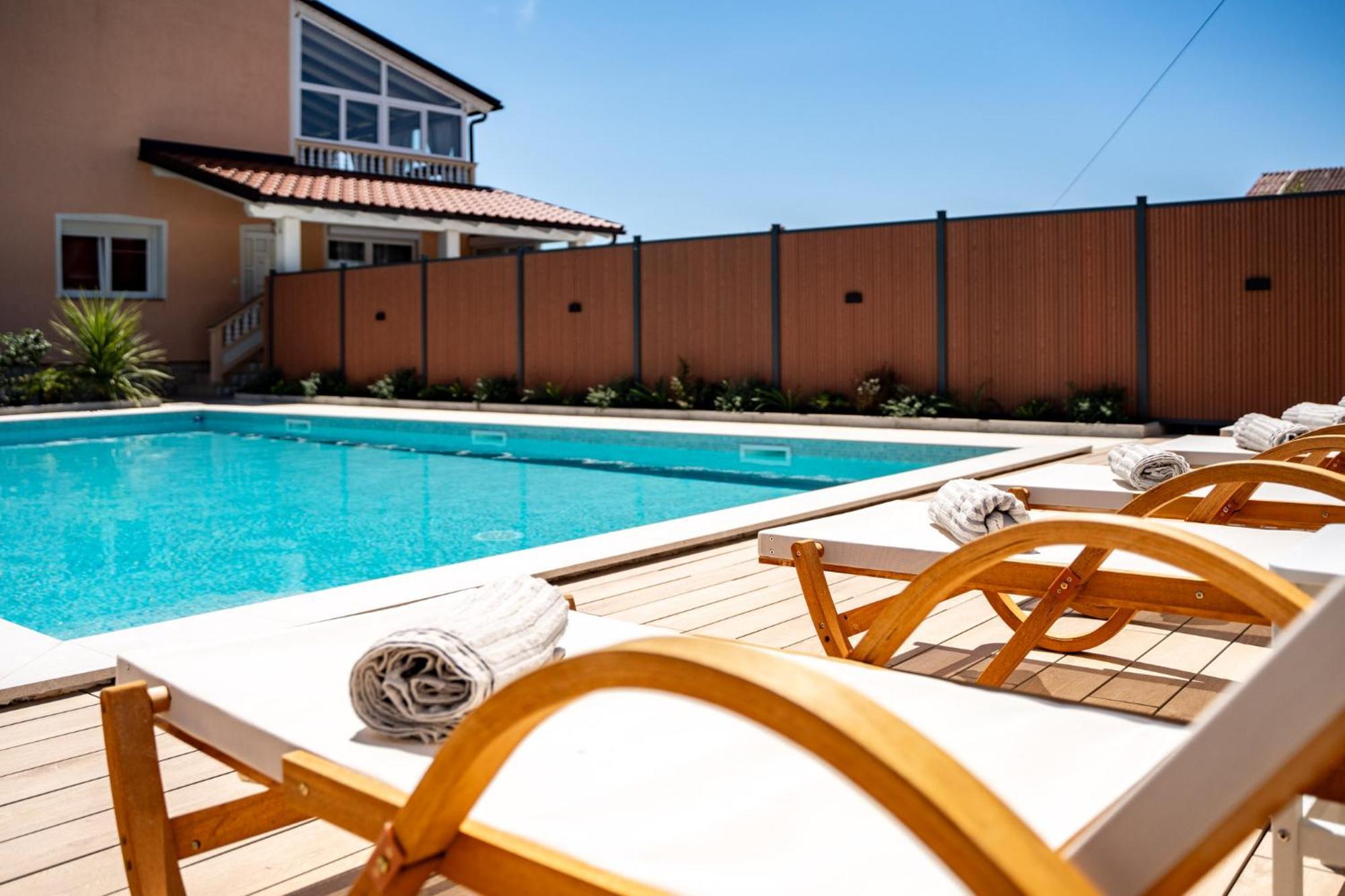 Foric Apartments With Outdoor Heated Pool ราบ ภายนอก รูปภาพ