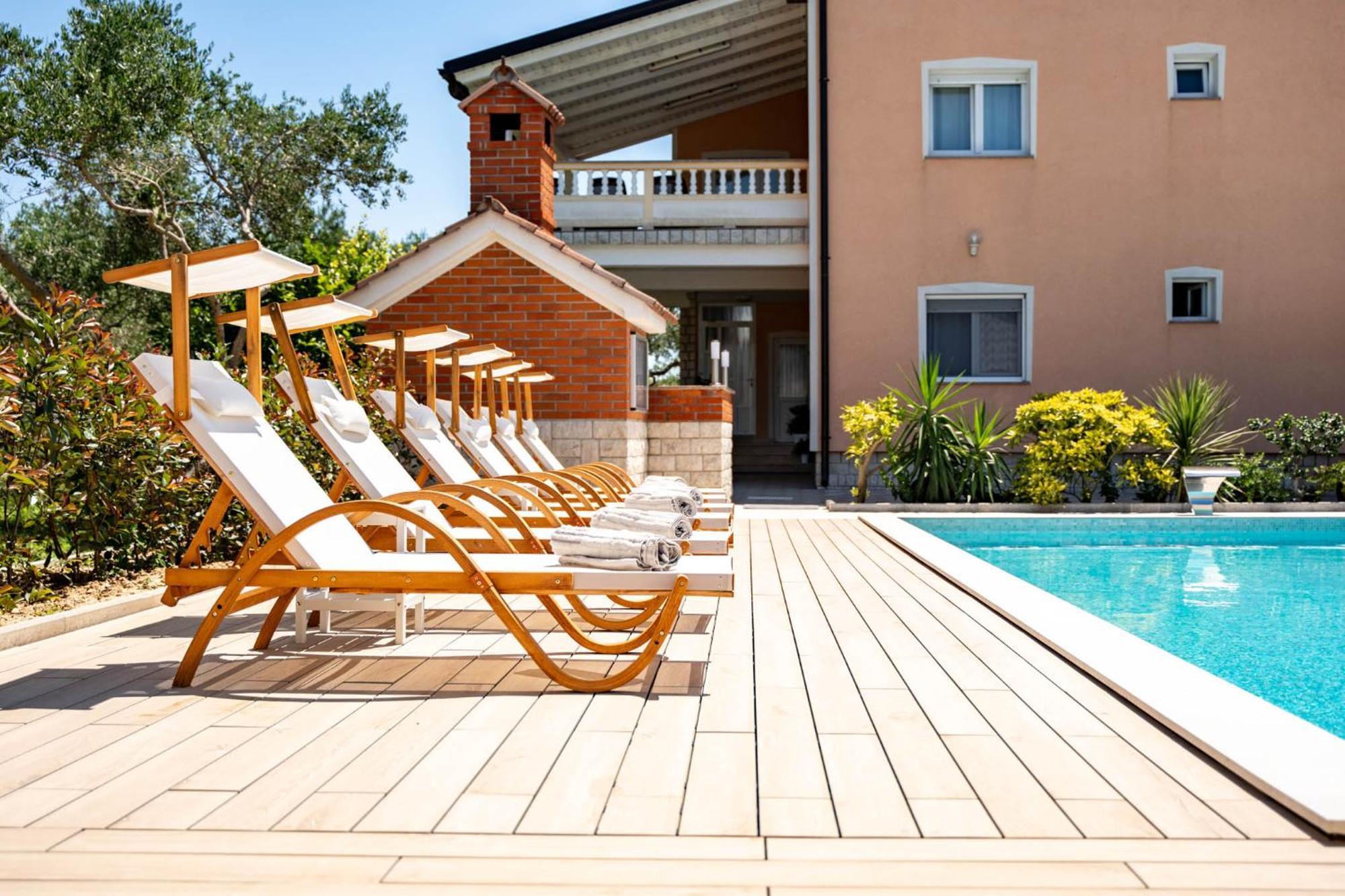 Foric Apartments With Outdoor Heated Pool ราบ ภายนอก รูปภาพ
