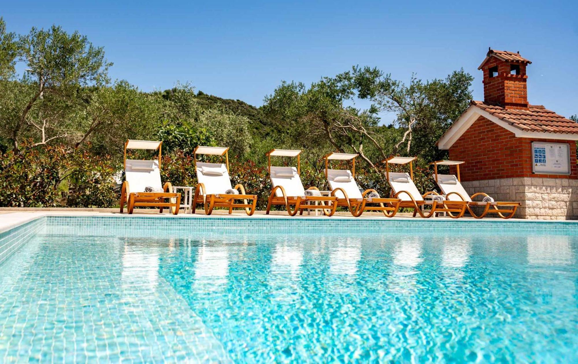 Foric Apartments With Outdoor Heated Pool ราบ ภายนอก รูปภาพ