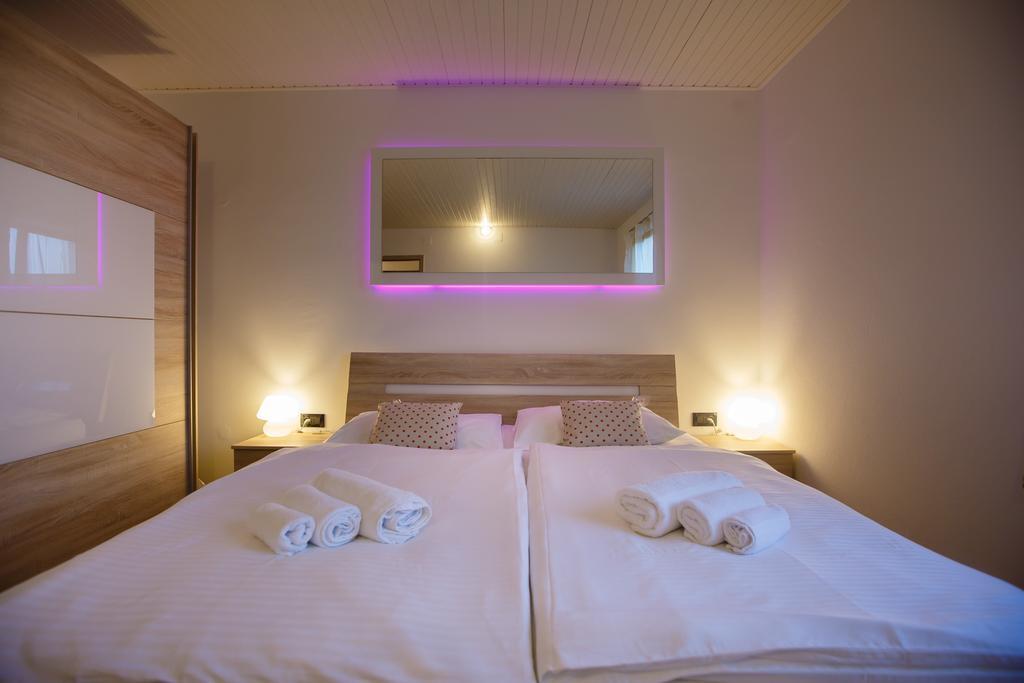Foric Apartments With Outdoor Heated Pool ราบ ภายนอก รูปภาพ