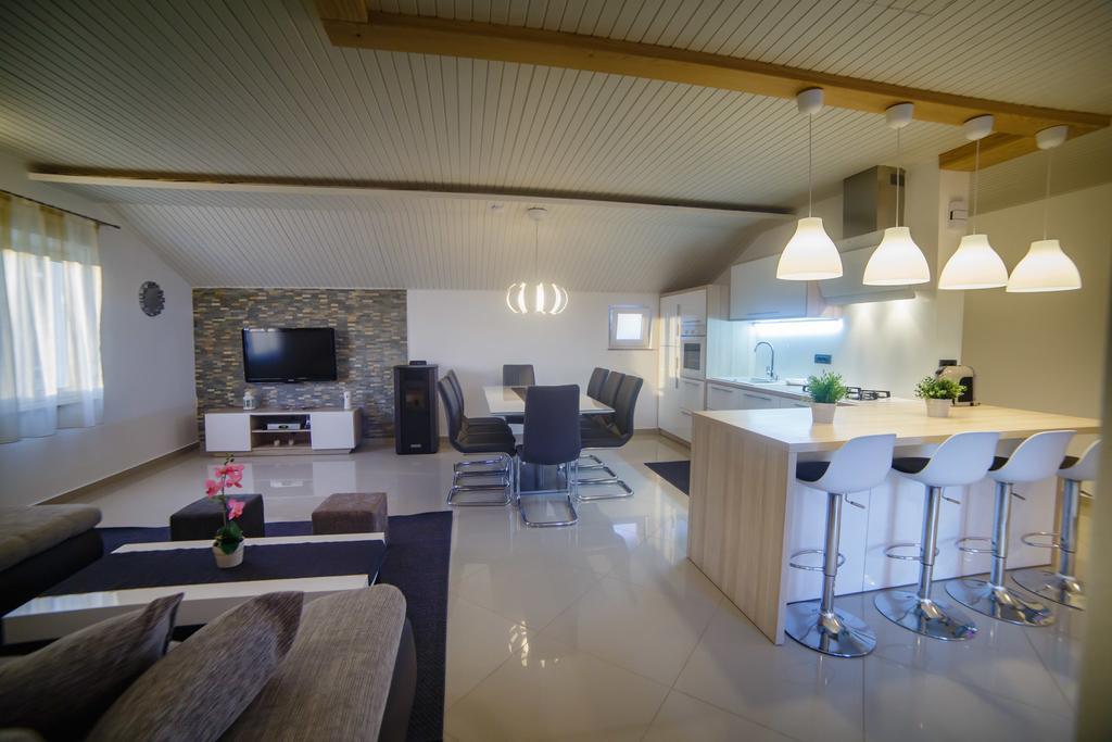 Foric Apartments With Outdoor Heated Pool ราบ ภายนอก รูปภาพ